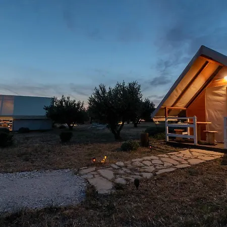 Kamp Marta Luxury tent Marina