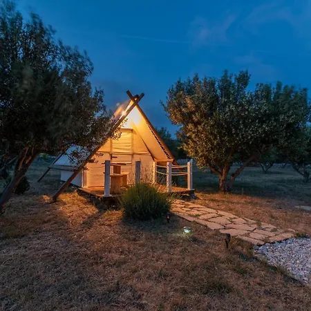 Kamp Marta Lyxtält 3*