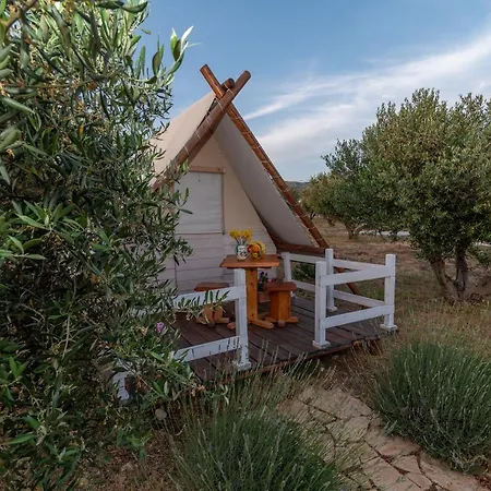 Luxury tent Kamp Marta 3*