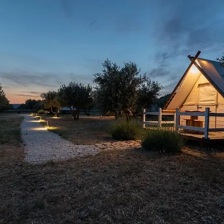 Kamp Marta Luxury tent 3*