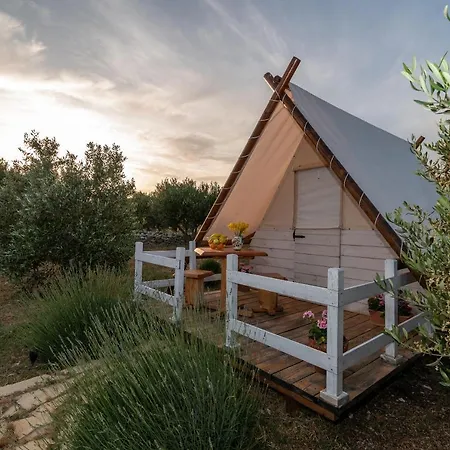 Luxury tent Kamp Marta