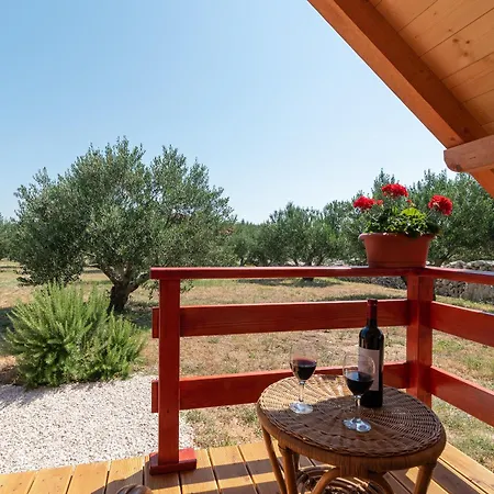 Luxury tent Kamp Marta Marina