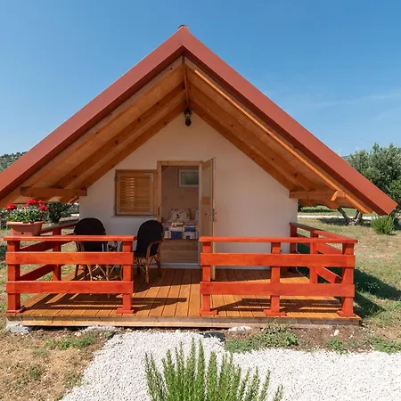 Luxury tent Kamp Marta Marina