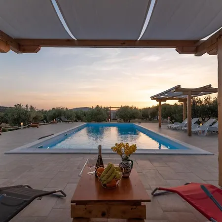 Kamp Marta Marina