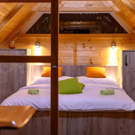 Luxe tent Kamp Marta Marina