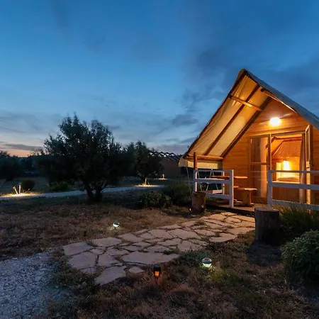 Kamp Marta Lüks kamp alanı Marina