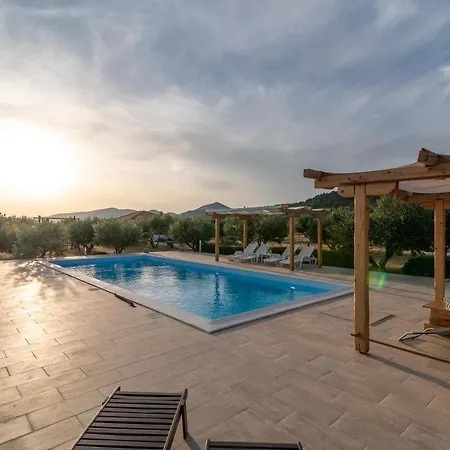 Kamp Marta Lüks kamp alanı 3*