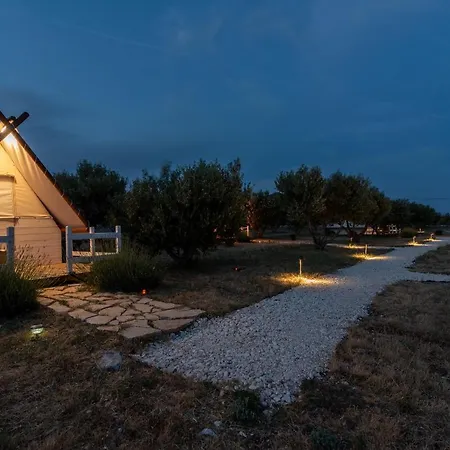 Kamp Marta 3*