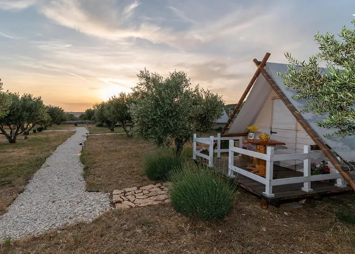 Kamp Marta 3* Marina